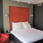Hotel Jl No76 4*