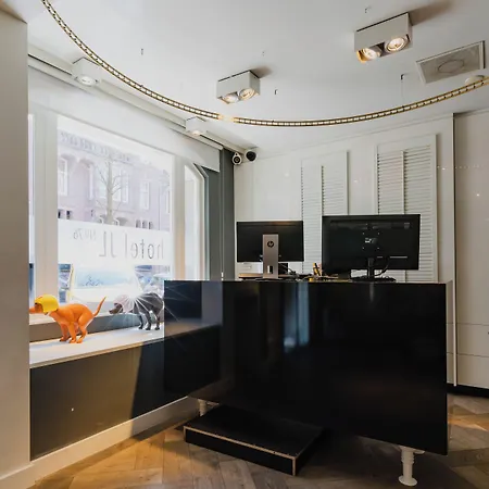 Jl No76 Hotel 4*